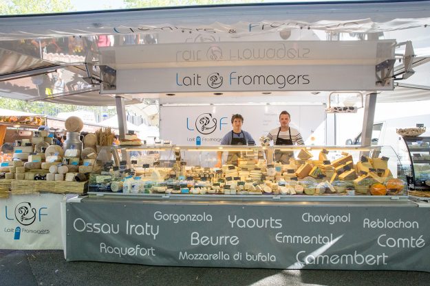 Stand Lait2Fromagers Marché de Quintaou